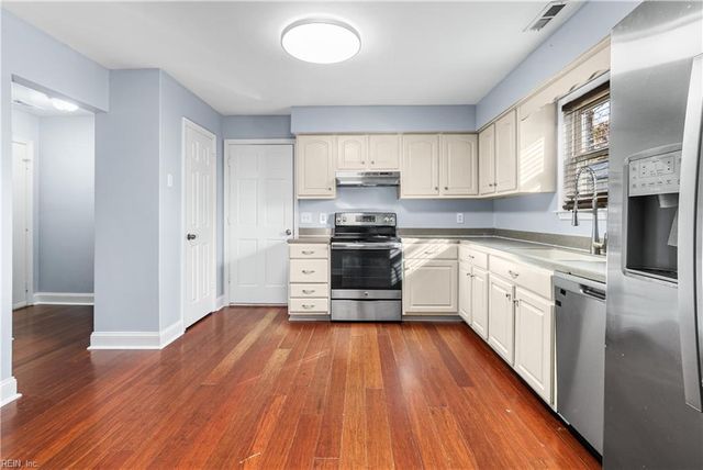 1305 Eaglewood DR, Virginia Beach, VA 23454