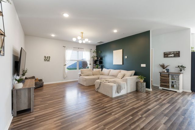 2010 Sercy Dr, Spring Hill, TN 37174