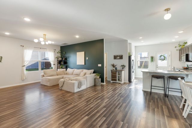 2010 Sercy Dr, Spring Hill, TN 37174