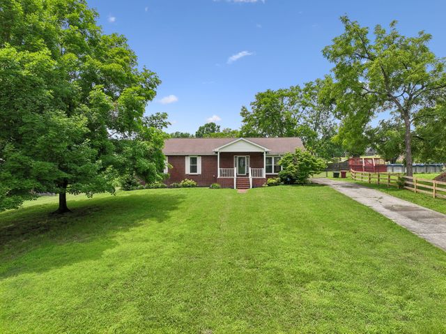 2596 Long Hollow Pike, Hendersonville, TN 37075