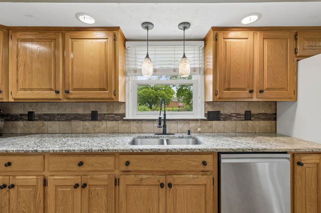 2596 Long Hollow Pike, Hendersonville, TN 37075
