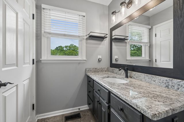 2596 Long Hollow Pike, Hendersonville, TN 37075