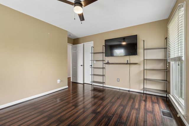 2596 Long Hollow Pike, Hendersonville, TN 37075