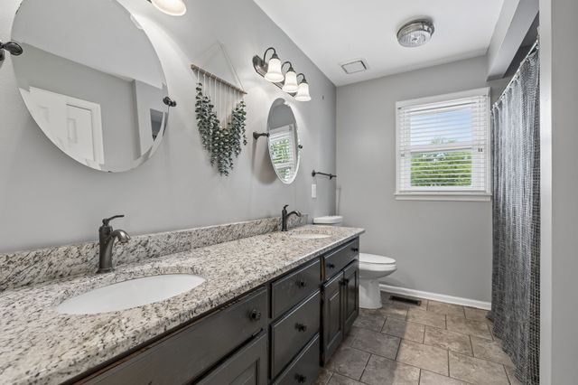 2596 Long Hollow Pike, Hendersonville, TN 37075
