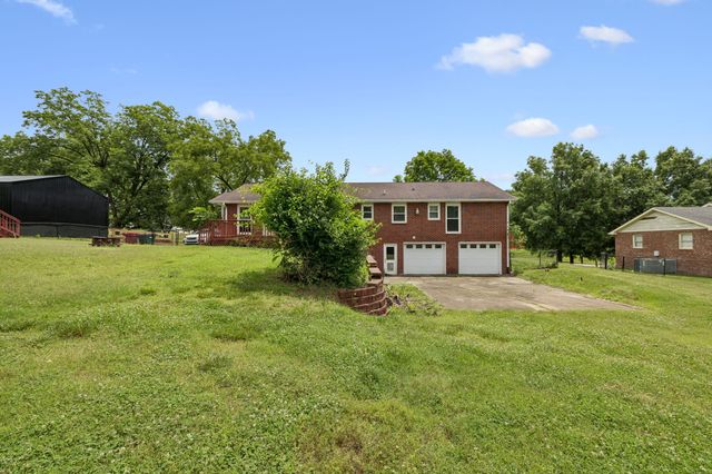2596 Long Hollow Pike, Hendersonville, TN 37075