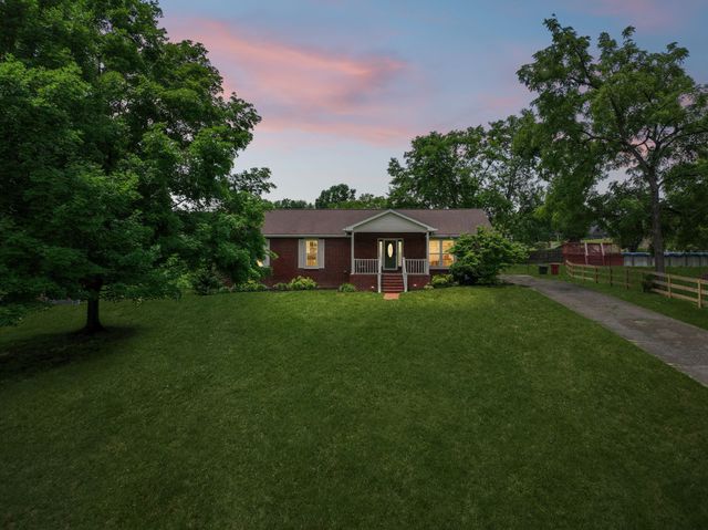 2596 Long Hollow Pike, Hendersonville, TN 37075