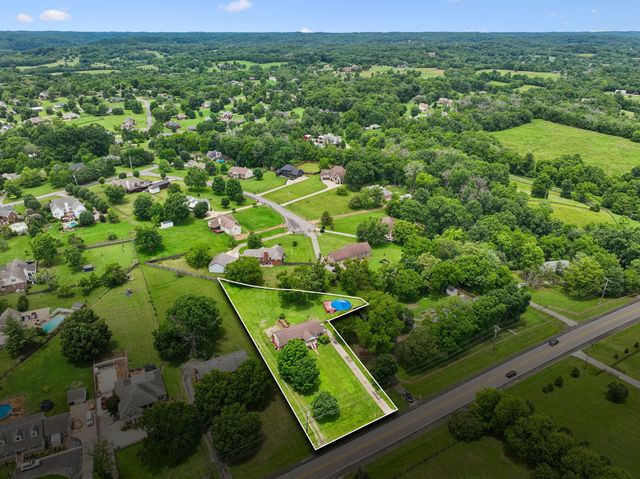 2596 Long Hollow Pike, Hendersonville, TN 37075