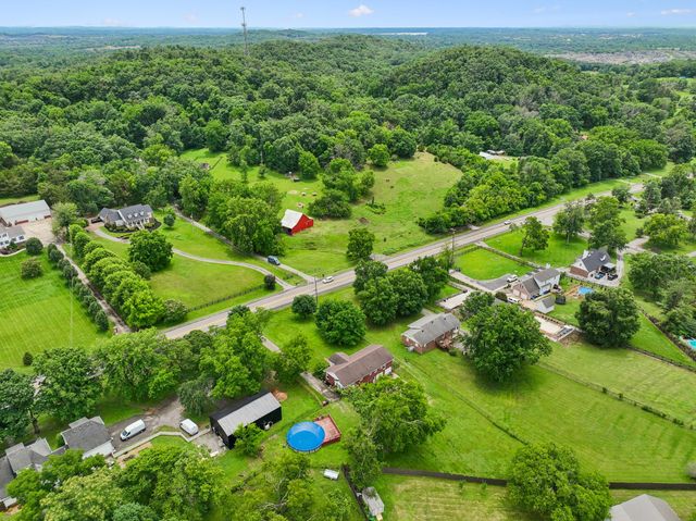 2596 Long Hollow Pike, Hendersonville, TN 37075