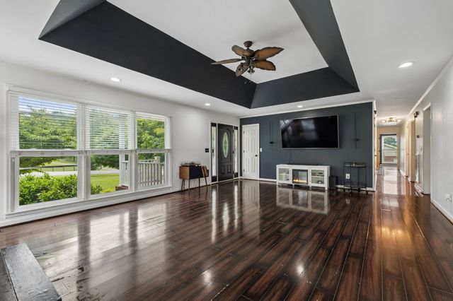 2596 Long Hollow Pike, Hendersonville, TN 37075