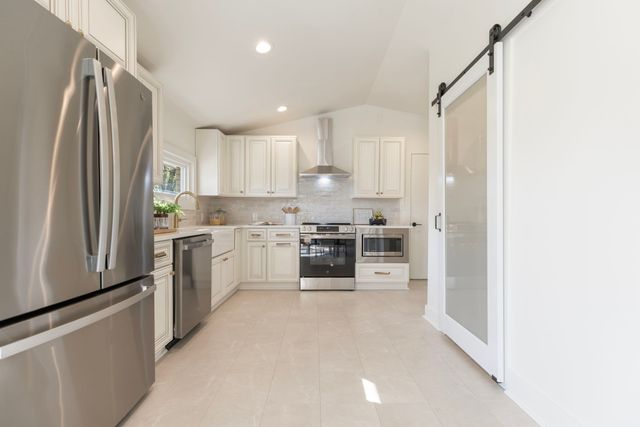 305 Shepherd Hills Dr, Madison, TN 37115