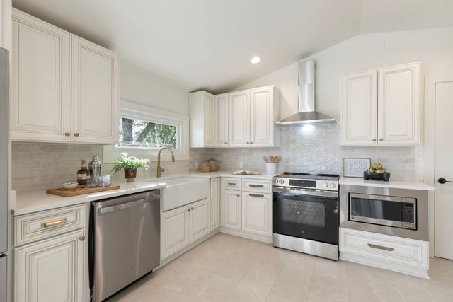 305 Shepherd Hills Dr, Madison, TN 37115
