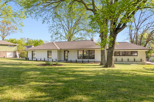 305 Shepherd Hills Dr, Madison, TN 37115