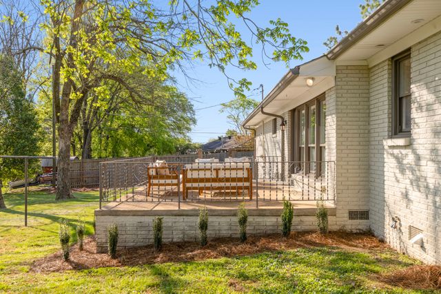 305 Shepherd Hills Dr, Madison, TN 37115