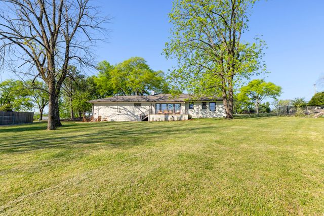 305 Shepherd Hills Dr, Madison, TN 37115