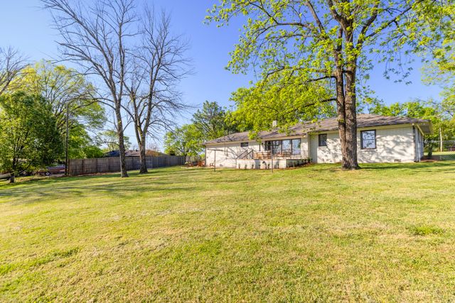 305 Shepherd Hills Dr, Madison, TN 37115