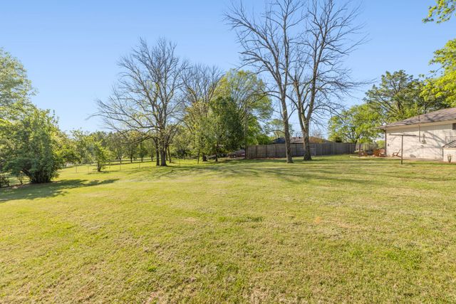 305 Shepherd Hills Dr, Madison, TN 37115