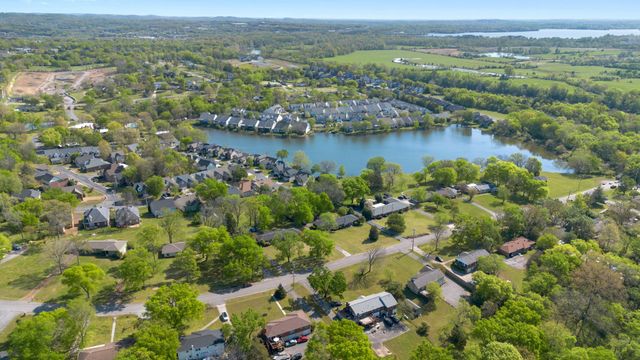 305 Shepherd Hills Dr, Madison, TN 37115