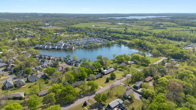 305 Shepherd Hills Dr, Madison, TN 37115