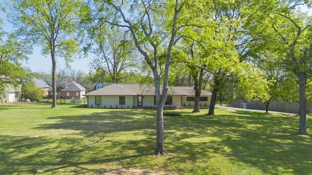 305 Shepherd Hills Dr, Madison, TN 37115