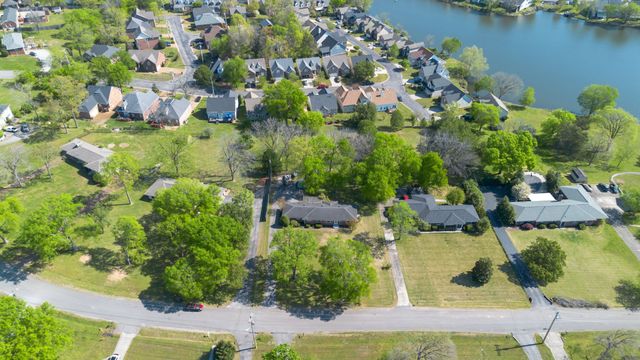 305 Shepherd Hills Dr, Madison, TN 37115