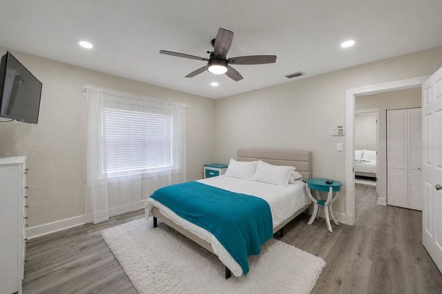 2219 16TH STREET N, St Petersburg, FL 33704