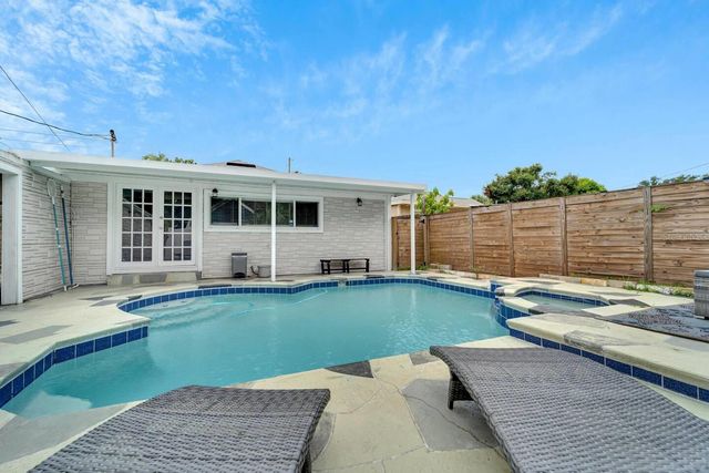 2219 16TH STREET N, St Petersburg, FL 33704