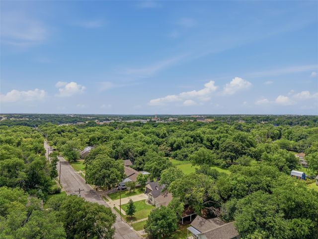 513 W Water Street, Weatherford, TX 76086
