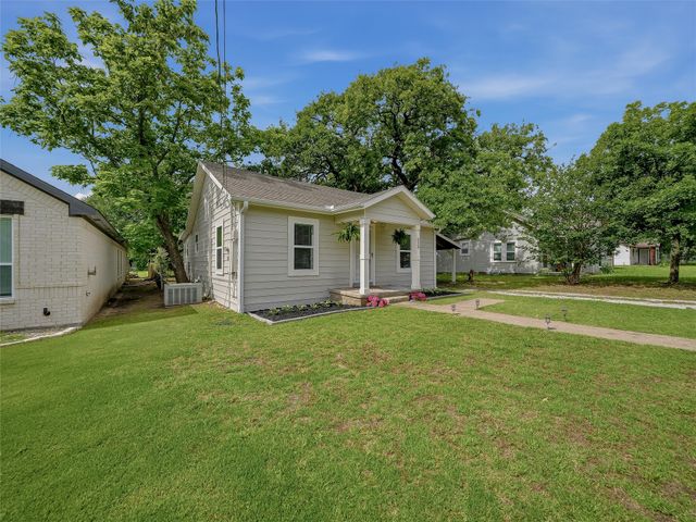 513 W Water Street, Weatherford, TX 76086
