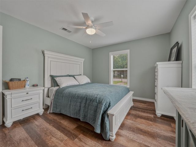 513 W Water Street, Weatherford, TX 76086