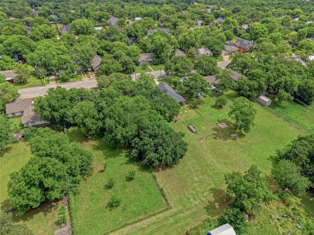 513 W Water Street, Weatherford, TX 76086