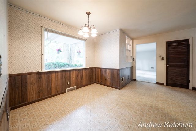 297 Fourth Avenue, Holland, MI 49424