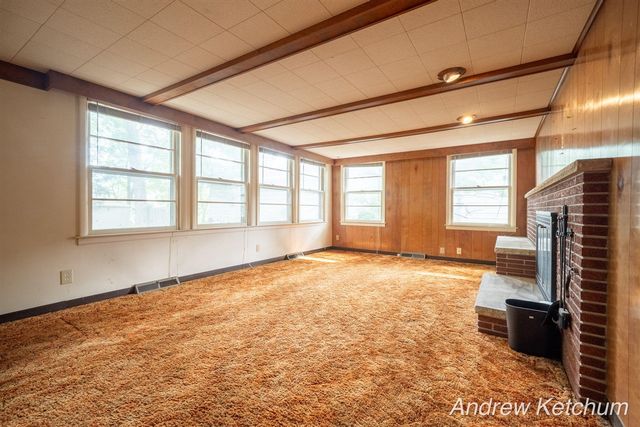 297 Fourth Avenue, Holland, MI 49424