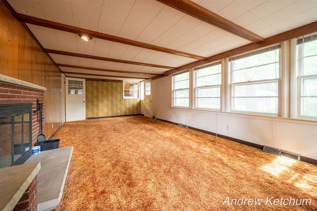 297 Fourth Avenue, Holland, MI 49424