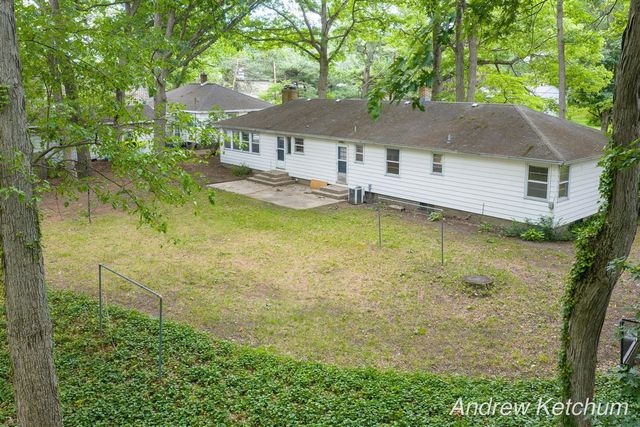 297 Fourth Avenue, Holland, MI 49424