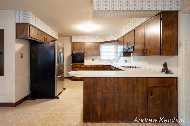 297 Fourth Avenue, Holland, MI 49424