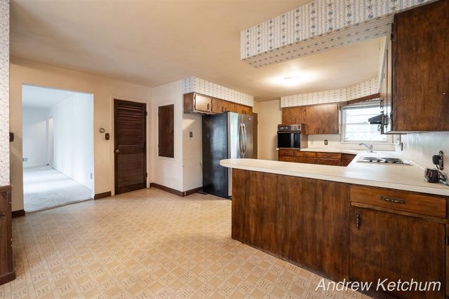 297 Fourth Avenue, Holland, MI 49424