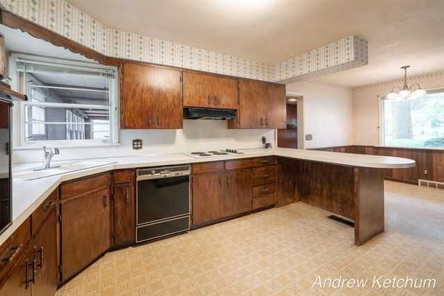 297 Fourth Avenue, Holland, MI 49424