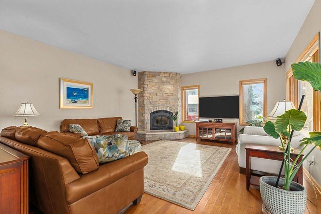 2740 MARINE DRIVE, Oshkosh, WI 54901