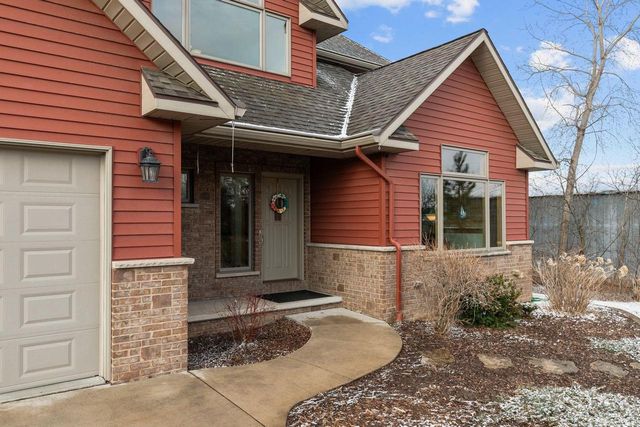 2740 MARINE DRIVE, Oshkosh, WI 54901