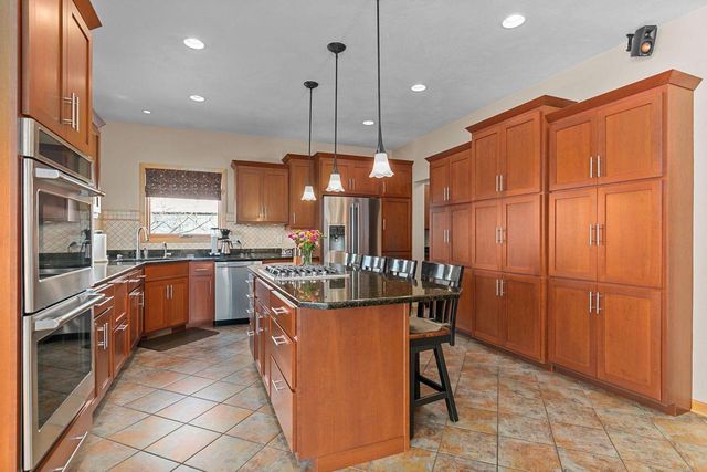 2740 MARINE DRIVE, Oshkosh, WI 54901