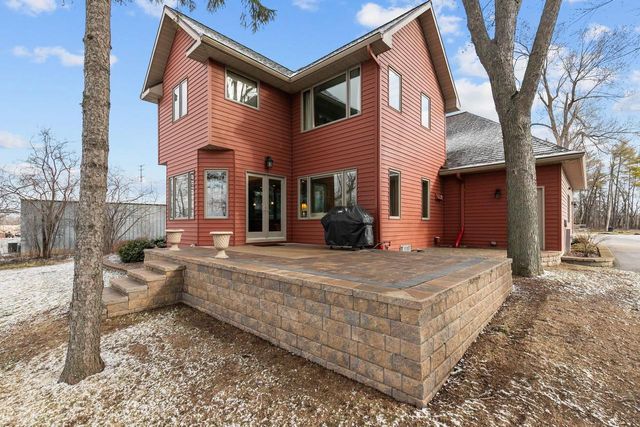 2740 MARINE DRIVE, Oshkosh, WI 54901