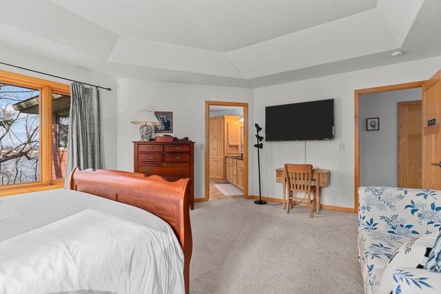 2740 MARINE DRIVE, Oshkosh, WI 54901