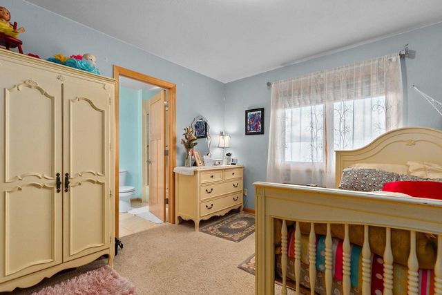 2740 MARINE DRIVE, Oshkosh, WI 54901