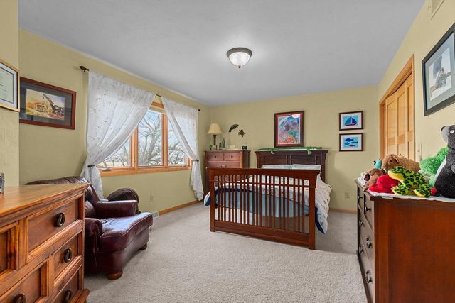 2740 MARINE DRIVE, Oshkosh, WI 54901