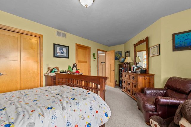 2740 MARINE DRIVE, Oshkosh, WI 54901