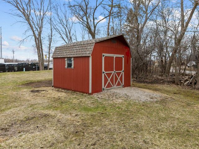 2740 MARINE DRIVE, Oshkosh, WI 54901