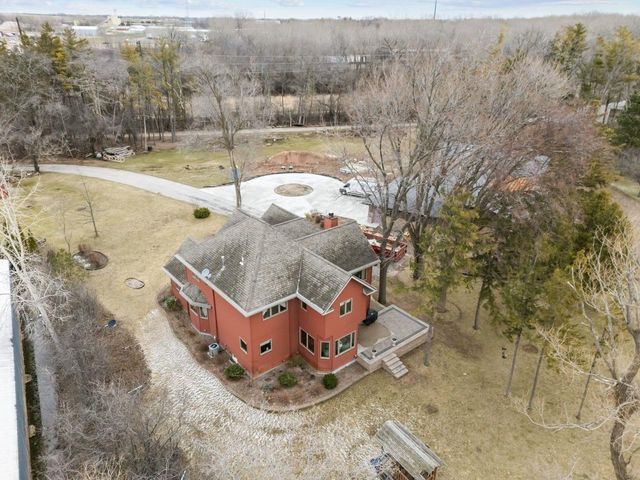 2740 MARINE DRIVE, Oshkosh, WI 54901