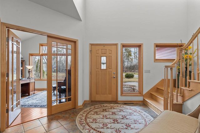 2740 MARINE DRIVE, Oshkosh, WI 54901