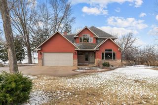 2740 MARINE DRIVE, Oshkosh, WI 54901