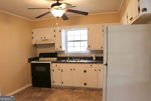 27 McLeod Street, Lyerly, GA 30730